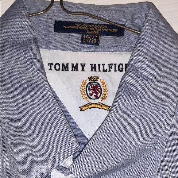 Tommy Hilfiger button up - Picture 3 of 3